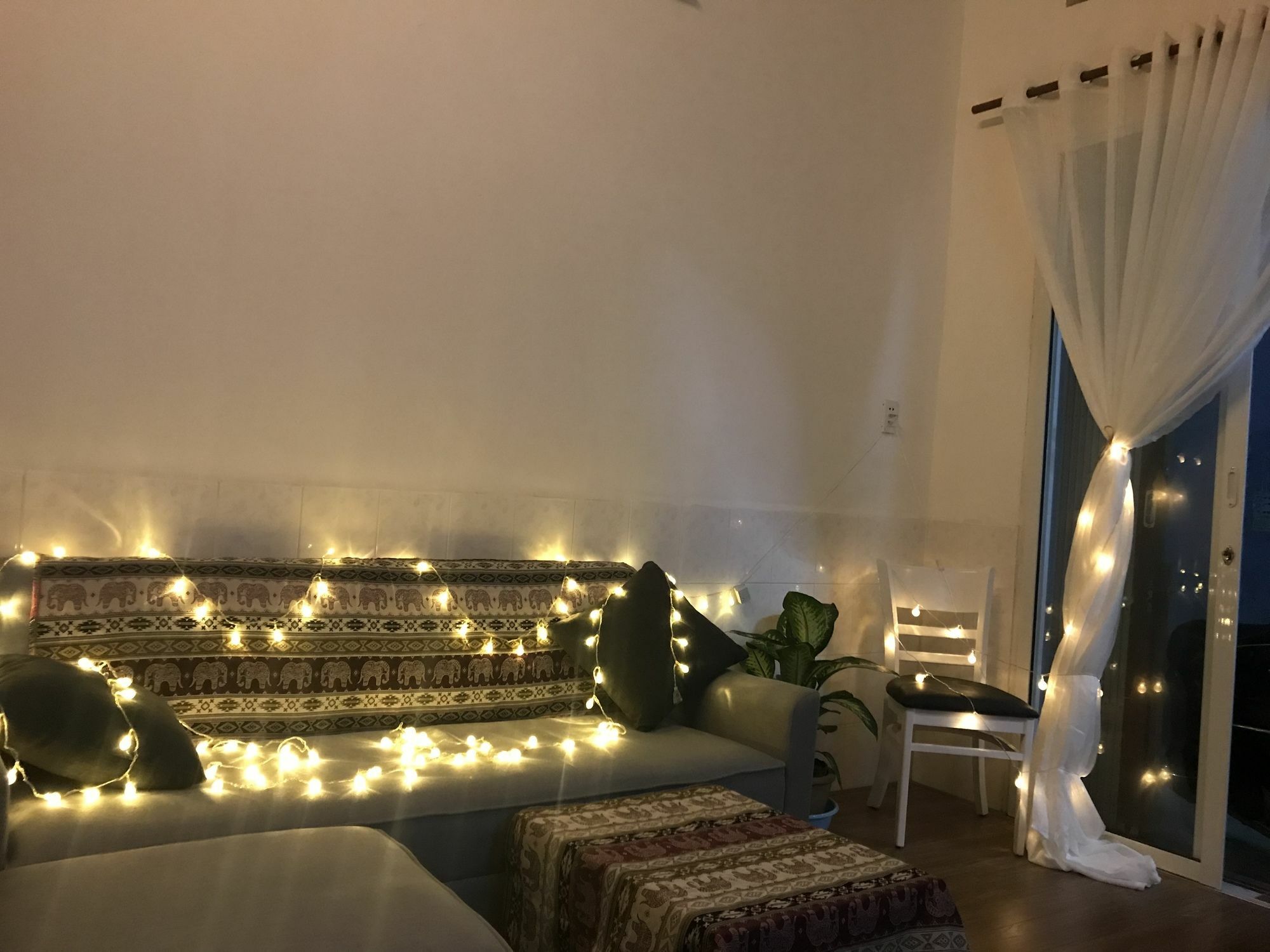Meowies Homestay Хошимин Экстерьер фото